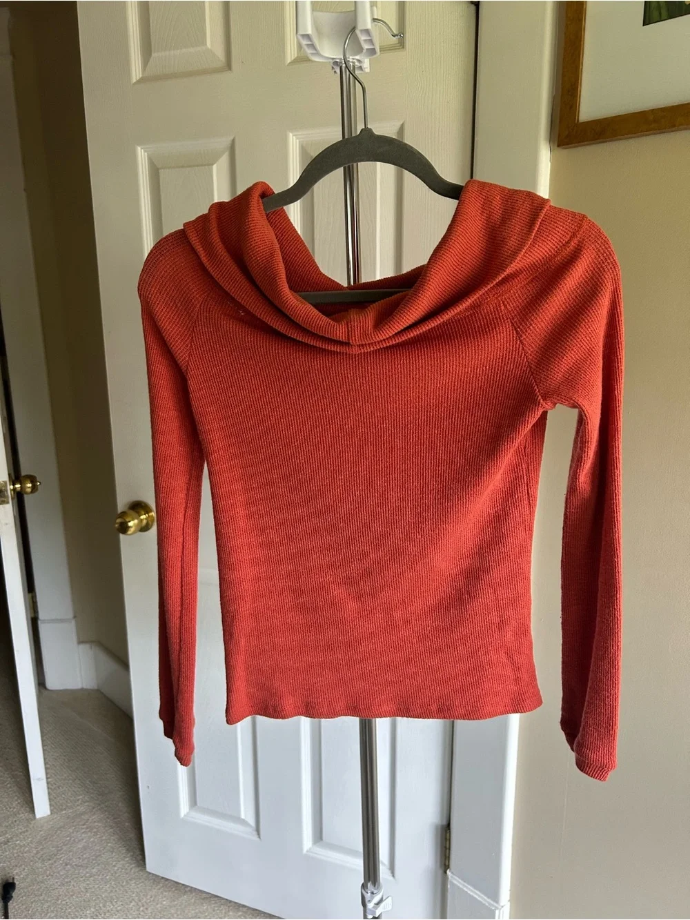 Nashville’s Blush Boutique Women’s  burnt orange Cowl Neck Sweater. Size Small